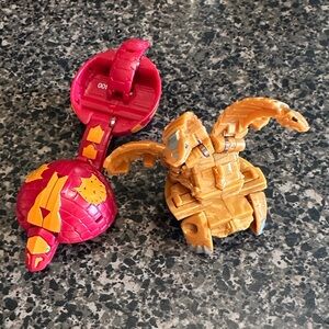 Bakugan Battle Planet Spin Master Red Pyrus Fangzor
B400 & Aurelus Anime Toy Lot